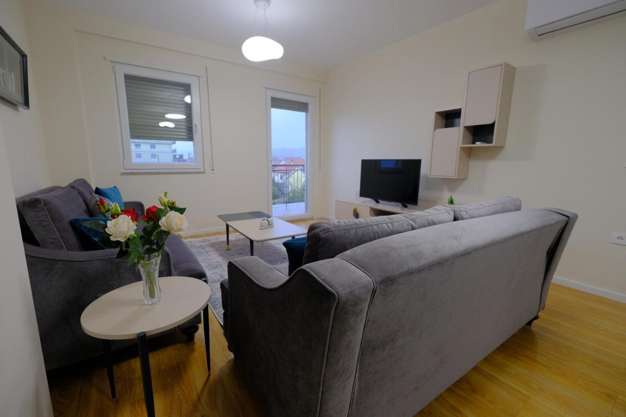 Comfy Apartment In Shkoder Exterior photo